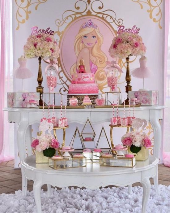  Centros de mesa , decoración y adornos con Barbie para cumpleaños