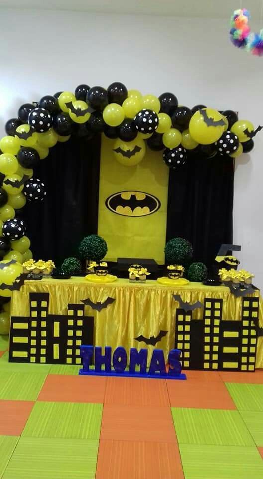 Centros de mesa de Batman para cumpleaños infantiles