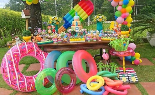  Ideas para decorar una fiesta en la piscina para adultos  Centros de mesa