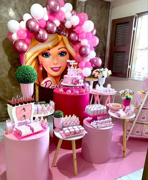Centros de mesa de Barbie: Cumpleaños infantil, Tortas, Decoraciones,  Piñatas