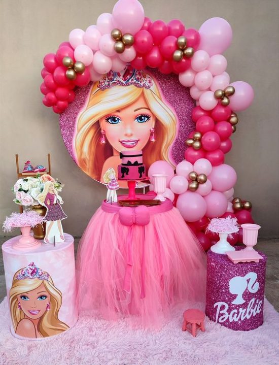 pinata Barbie  Piñatas de barbie, Fiesta de cumpleaños de barbie,  Cumpleaños de barbie
